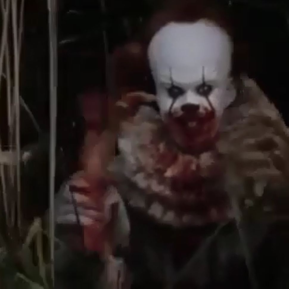 Steam Workshop :: Pennywise waving with cut off arm